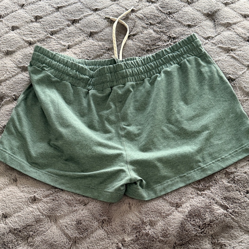 Vuori Halo Performance Shorts Olive Green  large - Picture 5 of 5